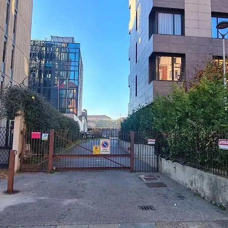 Saluzzo 56 - Porta Nuova - Metro Marconi * Turin